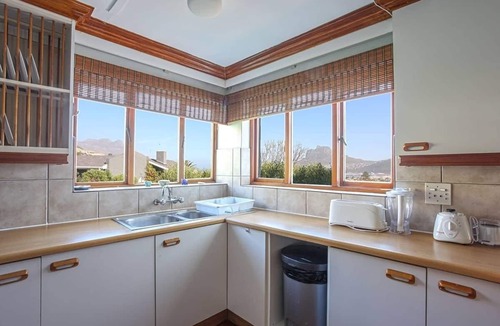 Scott Estate Villa | Ocean view 4 bedroom villa with pool - Bahari House.