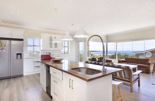 Sandbaai House | Ocean View Family Beach House