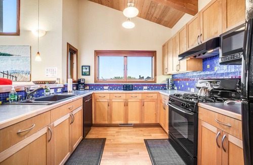 Sea Ranch House | Ocean-view home with private hot tub near Pebble Beach