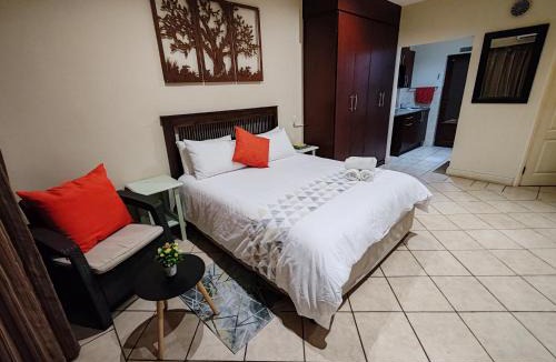 Port Edward Apartment | Ocean View Villas F10