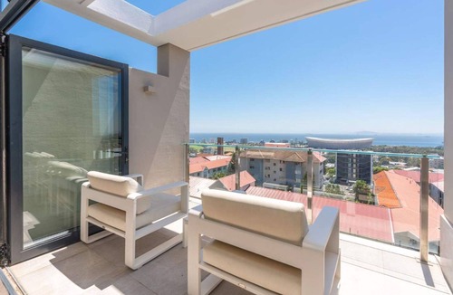 Green Point Apartment | Ocean Views 5 Bedroom Apartments