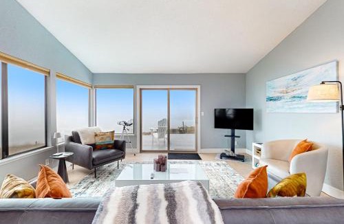 Albion House | Ocean views with Abundant Wildlife and Hot Tub