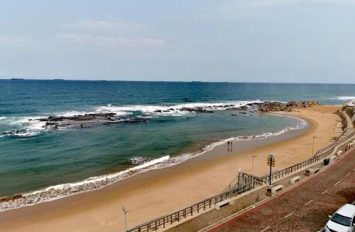 Umdloti Apartment | Ocean Waves Umdloti 2 Adults & 1 Child