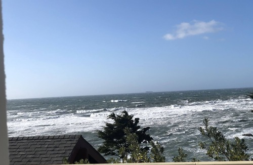 Moss Beach House | Oceanfront 5-bedroom vacation home just 25 minutes from San Francisco Bay
