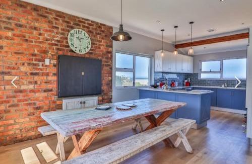 Betty's Bay Apartment | OceansCrest Seaview Apartment