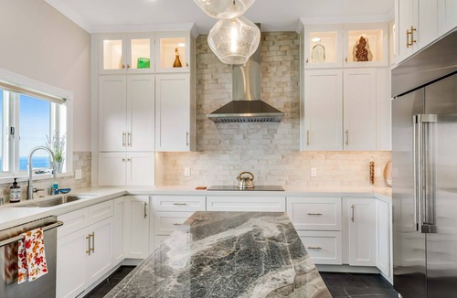 Caspar House | Oceantfront Estate with Luxury Kitchen & Game Room