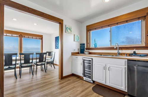 Dillon Beach House | Oceanview Playcation! Dillon Beach! Hot Tub & Fire Table~Agua La Vista