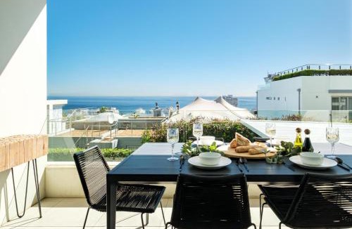 Sea Point Apartment | Oceanview Secure 3bed Apt Sea Point Marlo Breeze