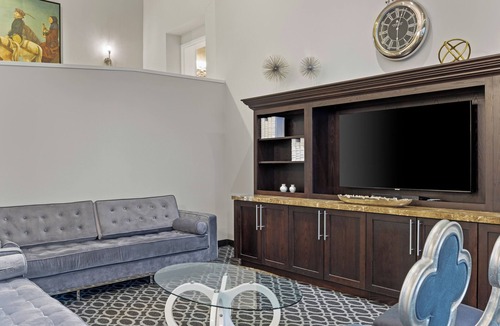 Lower Nob Hill Resort | OFFICIAL LISTING | Wyndham Canterbury at San Francisco 1BR Near Union Square