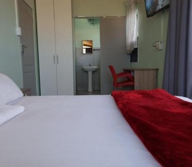 Kraaifontein House | Ojong's Guesthouse Kraaifontein - Eikendel