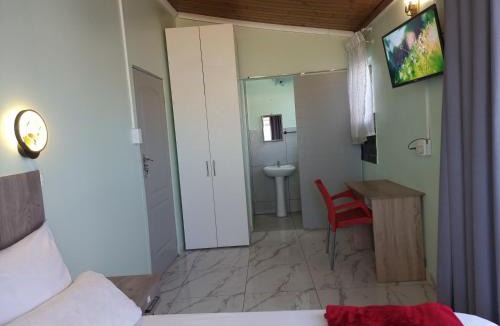 Kraaifontein House | Ojong's Guesthouse Kraaifontein - Eikendel