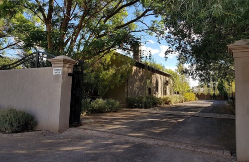Beaufort West Hotel | Old House Lodge