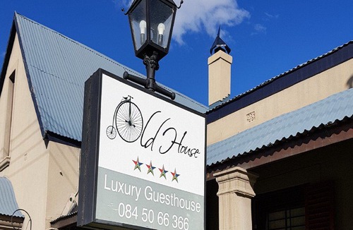 Beaufort West Hotel | Old House Lodge