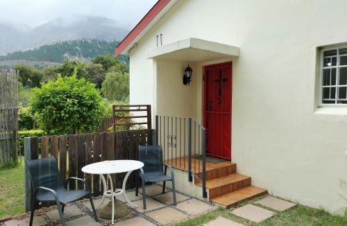 Franschhoek Apartment | Olive and Vine Farm Cottage