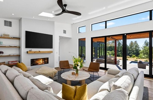 Glen Ellen House | Olive Oak by AvantStay