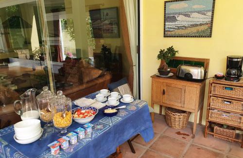 Newlands House | On Pinewood Guest House