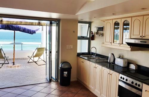 Paradise Beach House | On the Beach 1