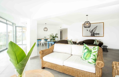 Sheffield Beach Apartment | On The Rocks in Sheffield Beach