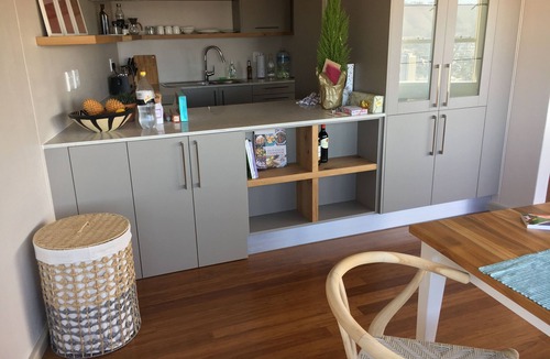 Cape Town City Centre Apartment | On Top of Cape Town! Drink wine with a dream view, calm, lovingly furnished!