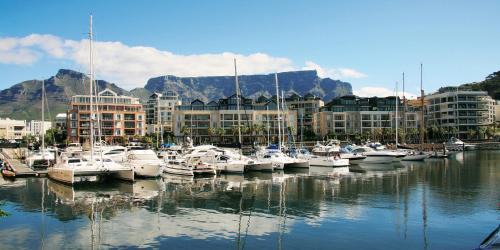 Victoria and Alfred Waterfront Apartment | One Bedroom Apartment - fully equipped and design furnitures