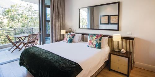 Victoria and Alfred Waterfront Apartment | One Bedroom Apartment - fully furnished and equipped