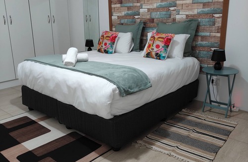 Selborne Cottage | One bedroom, spacious guest house in a quiet neighbourhood.