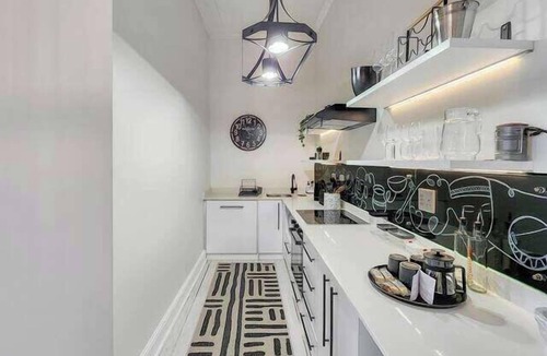 Observatory Apartment | Open Space 2-Bed Apt with Balcony in Observatory