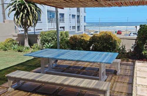 Melkbosstrand Apartment | Orca View Melkbosstrand