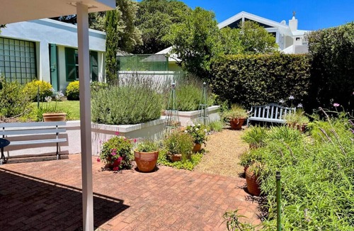 Voelklip Cottage | Osborne Cottage | Private garden | Pet friendly