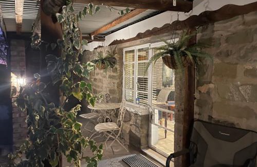 Karoo Hoogland House | Ou Klipskuur Self-Catering Accommodation