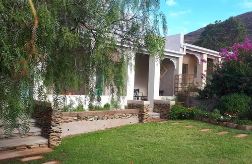 Barrydale House | Over Karoo Inn