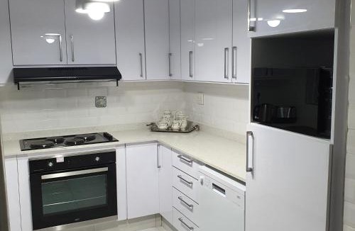 Berea Apartment | Overport Durban Halaal Accommodation 2V "No Alcohol Strictly Halaal No Parties" Entire Luxury Apartment, 2 Bedroom, 4 Sleeper, Self Catering, 300m from Musjid Al Hilaal