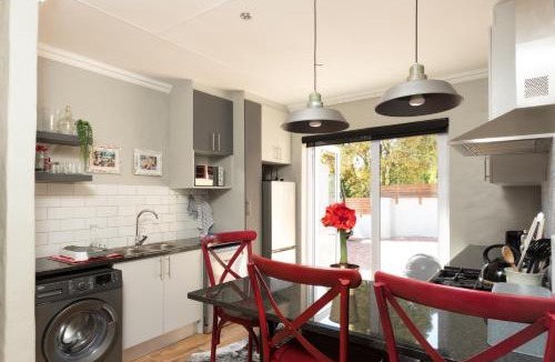 George Apartment | Owls Nest Self Catering
