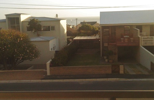 Voelklip House | Ozeana Hermanus holiday home