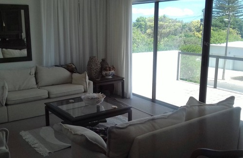 Voelklip House | Ozeana Hermanus holiday home