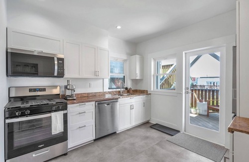 Outer Sunset Apartment | Pacific Drift House