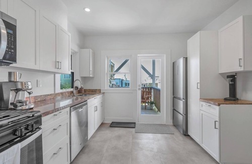 Outer Sunset Apartment | Pacific Drift House