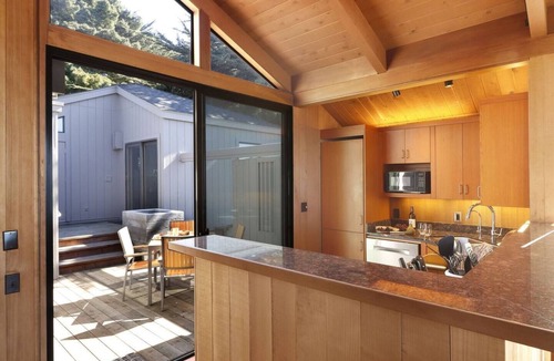Occidental House | Pacific Sunset by the beach