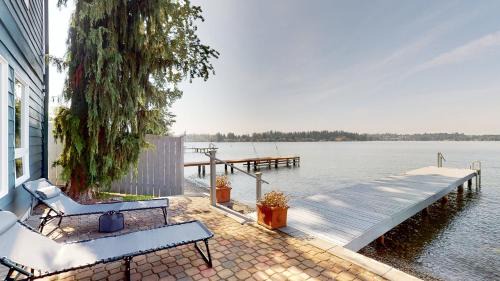 Lake Stevens House | Paddle Boards Private Dock Sleeps 9