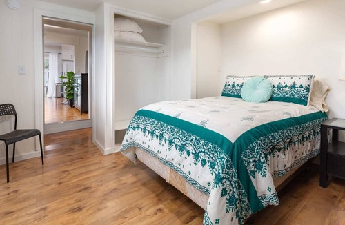 Opal Cliffs House | Palisades Bungalow: Walk to Pleasure Point