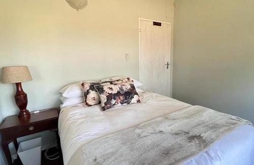 White River House | Palm House Accomodation