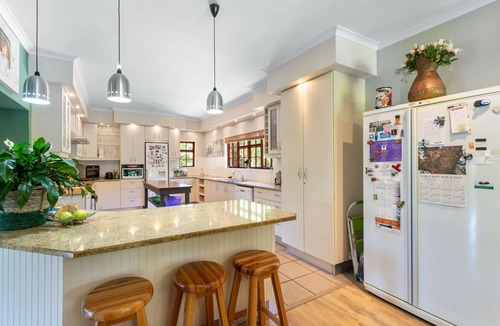 Kleinmond House | Panaderos - Five Bedroom House, Sleeps 10