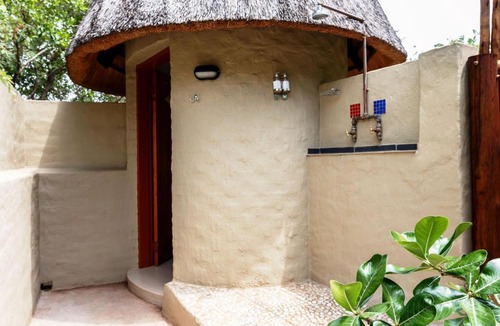 Maruleng Bed & Breakfast | Pangolin Rondavels - Shikwari Nature Reserve