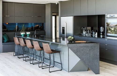 Trawal House | Panoramic Ocean & Mountain views, Luxurious Design 4-bedroom House with pvt Pool