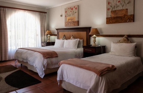 Langenhoven Park House | Park Living Guesthouse