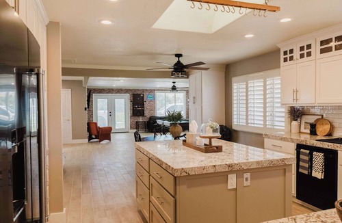 Stanislaus County House | Patterson House: Heated Pool, Hot Tub, Game Room, Golf, Basektball