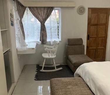 Springs House | Peaamb GuestHouse - Springs Golf Club