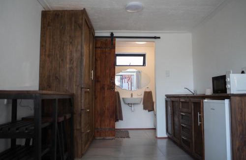 Bloubergstrand Apartment | Peaceful 1-bedroom flatlet, 10 min from the beach