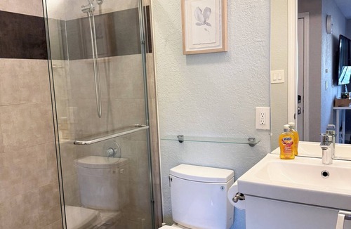 East Palo Alto Bed & Breakfast | Peaceful 1B1B Close to Meta and Stanford breakfast with AC in East Palo Alto