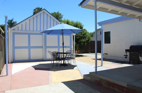Shasta-Hanchett Park House | Peaceful 3-bedroom house with AC in Beautiful Hanchett Park Area